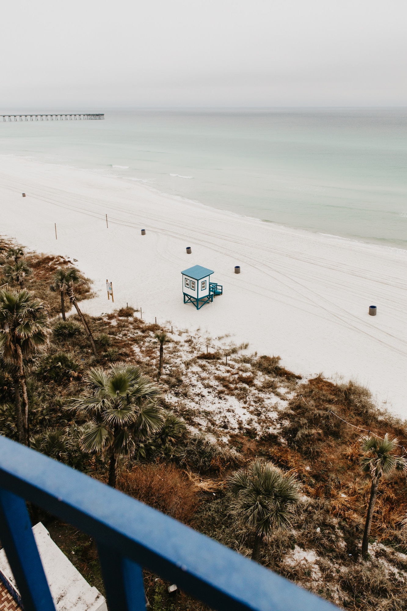 overhead beach picture of panama city beach in florida